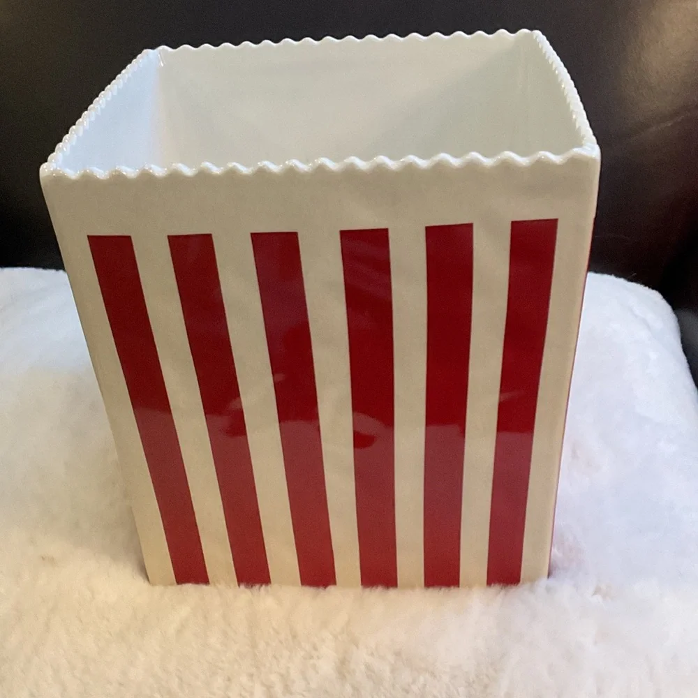 Williams Sonoma Ceramic Popcorn Holder